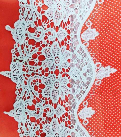 Белый кружевной узор