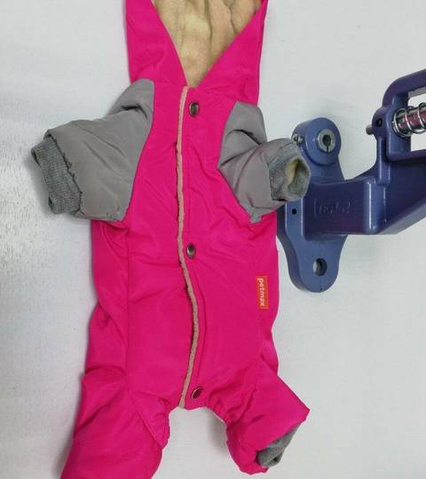 Розовая курточка для питомца