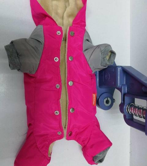 Розовая курточка для питомца